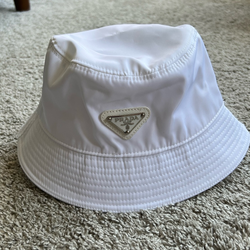 White bucket hat